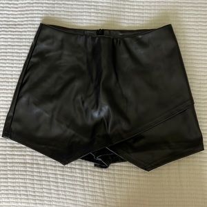 Size small faux leather skirt